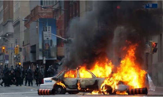 Burning car in downtown Torontoโฆ (Photo from CBC) Burning car in downtown Torontoโฆ (Photo from CBC)