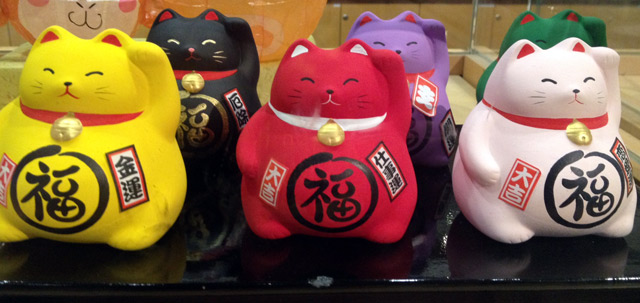 Happy cats say hello! Happy cats say hello!