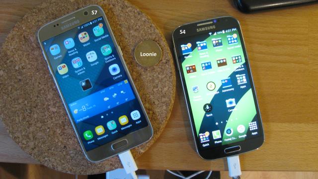Samsung S7 beside S4 Samsung S7 beside S4